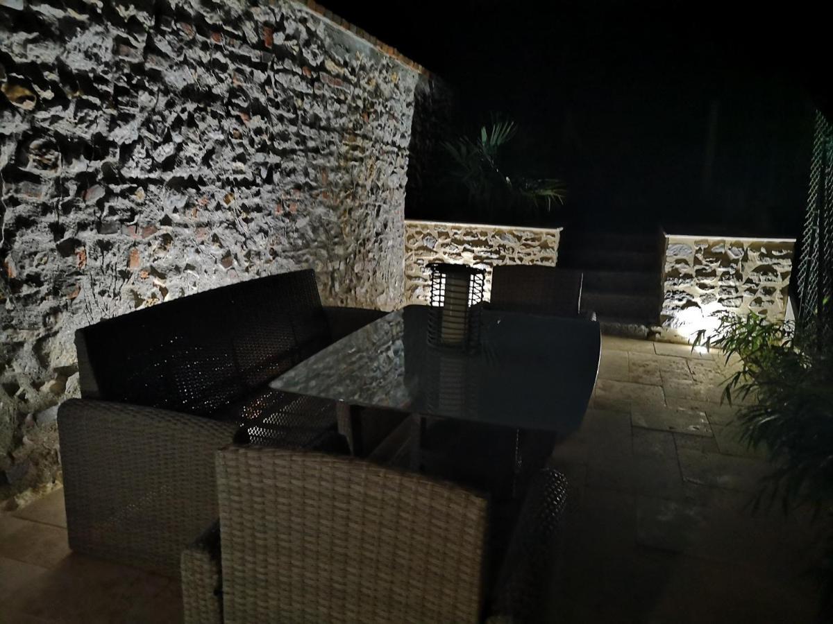 Tuilerie De La Cote 4* Aparthotel Ouzouer-Sur-Trezee Bagian luar foto